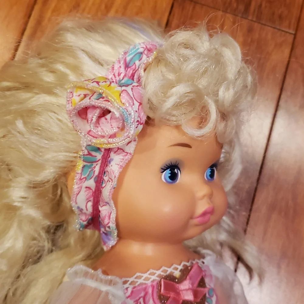 Vintage 1988 Doll Lil Miss Magic Hair, Magic Touch. Original Clothes And Shoes